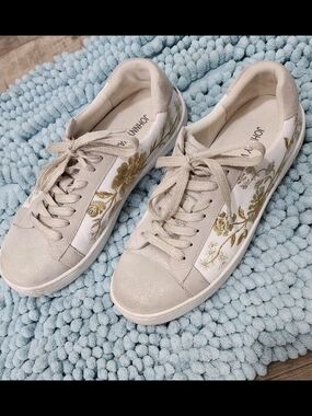 Johnny Was Vixie Floral Low Top Embroidered Metallic Lace-Up Sneakers